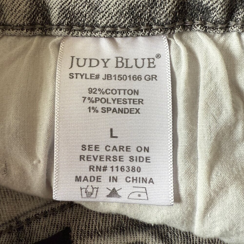 Women's L Judy Blue Gray Distressed Jean Shorts - Picture 5 of 6